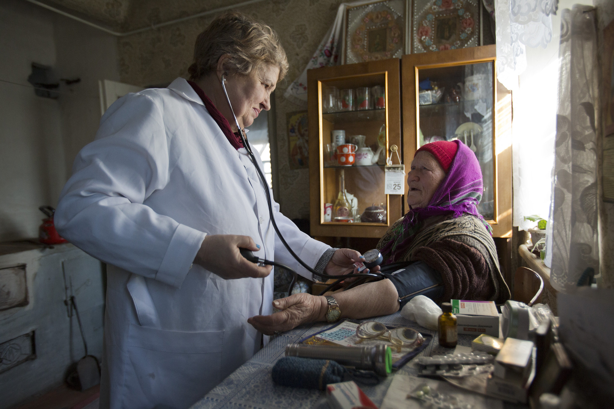 Eastern Ukraine: How a nurse on a bicycle cares for the most vulnerable