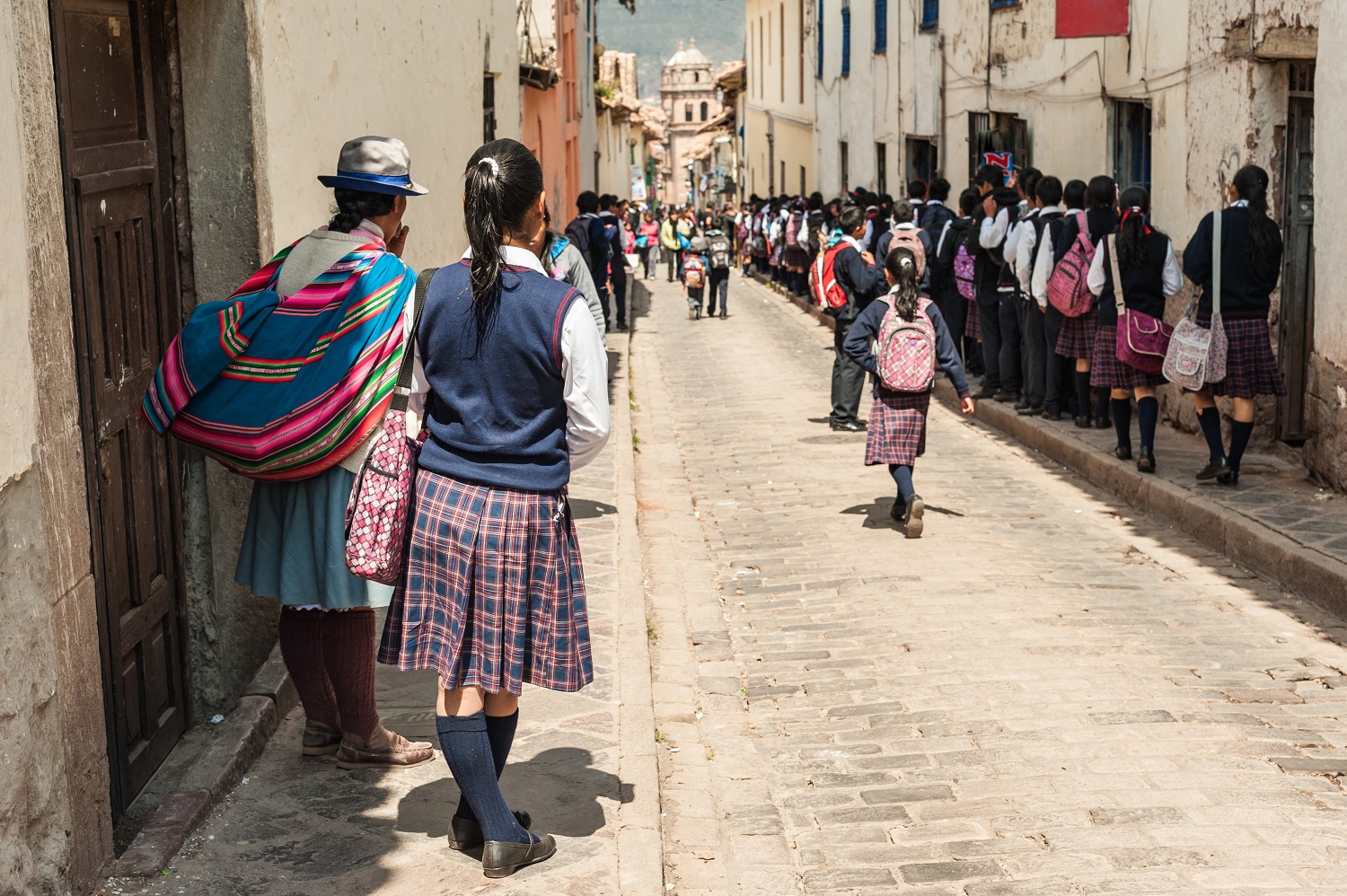 Image of students in Peru