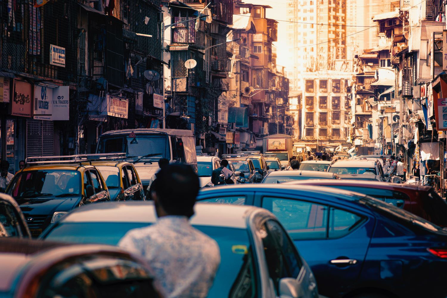 Crowded streets of mumbai