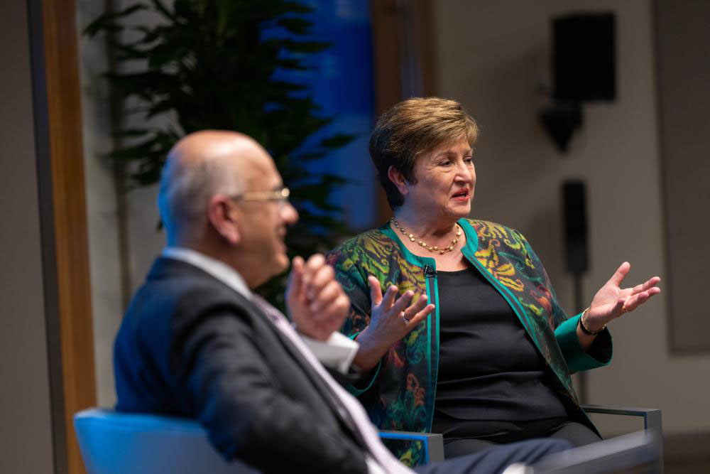  Kristalina Georgieva speaking with Masood Ahmed