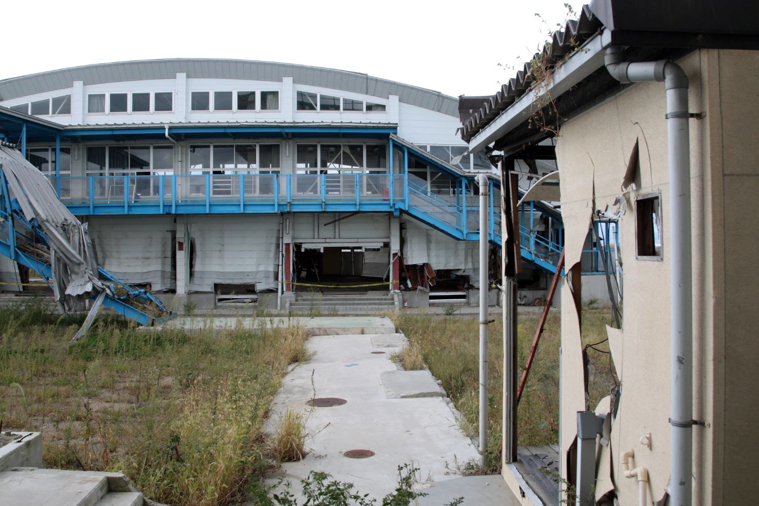 Exterior of Arahama Elementary School