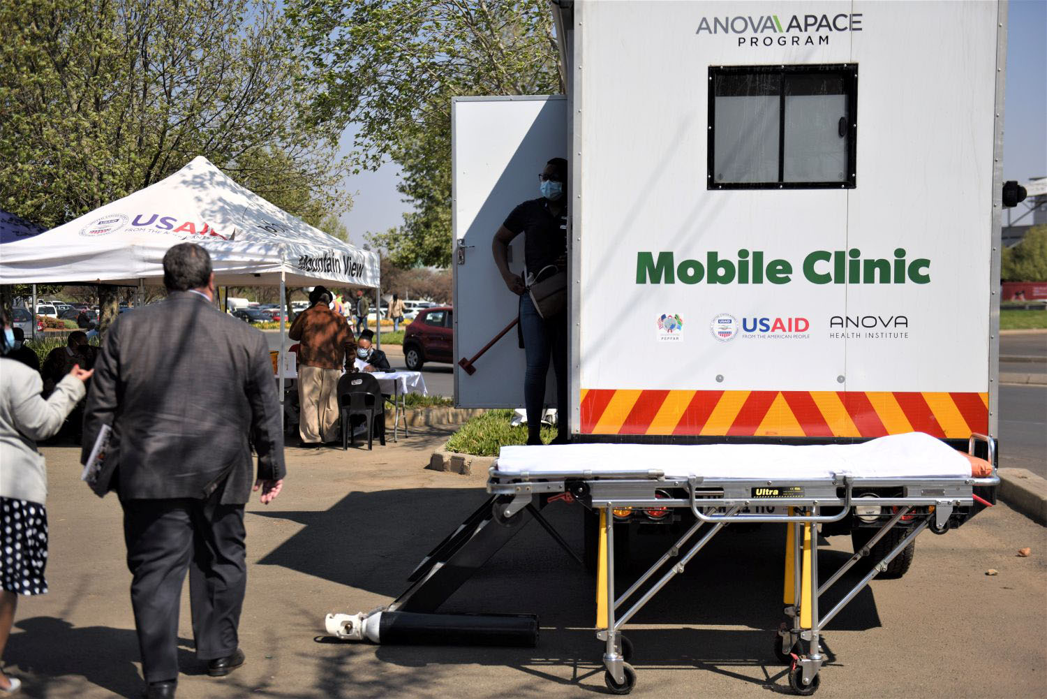 Mobile PEPFAR vaccine clinic in South Africa