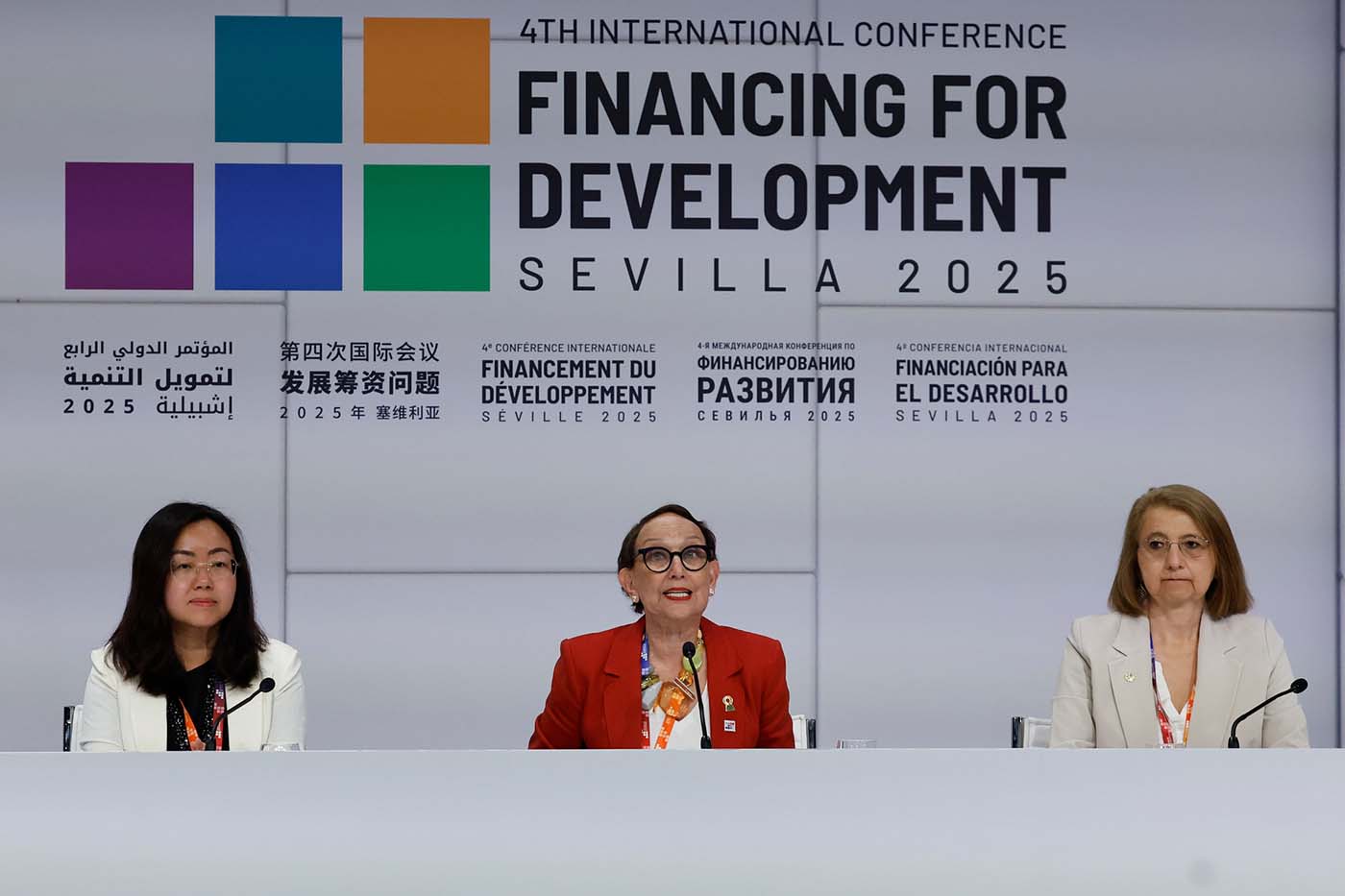 Rebeca Grynspan, Secretary-General of the UN Trade and Development (UNCTAD), Nan Li Collins, Director, Division on Investment and Enterprise, UNCTAD, Luz Maria De La Mora, Director, UNCTAD.