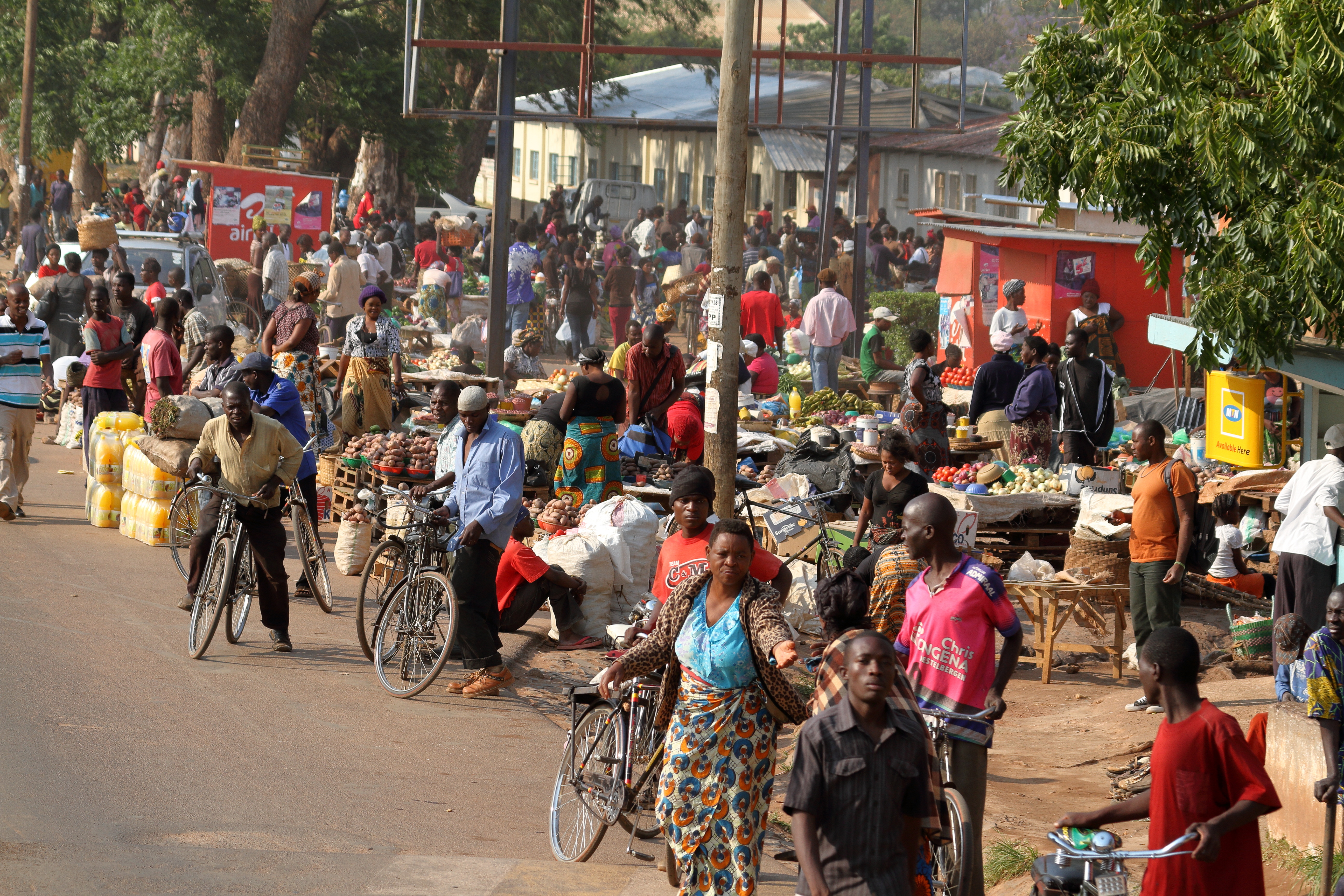 Straßenverkehr in Malawi