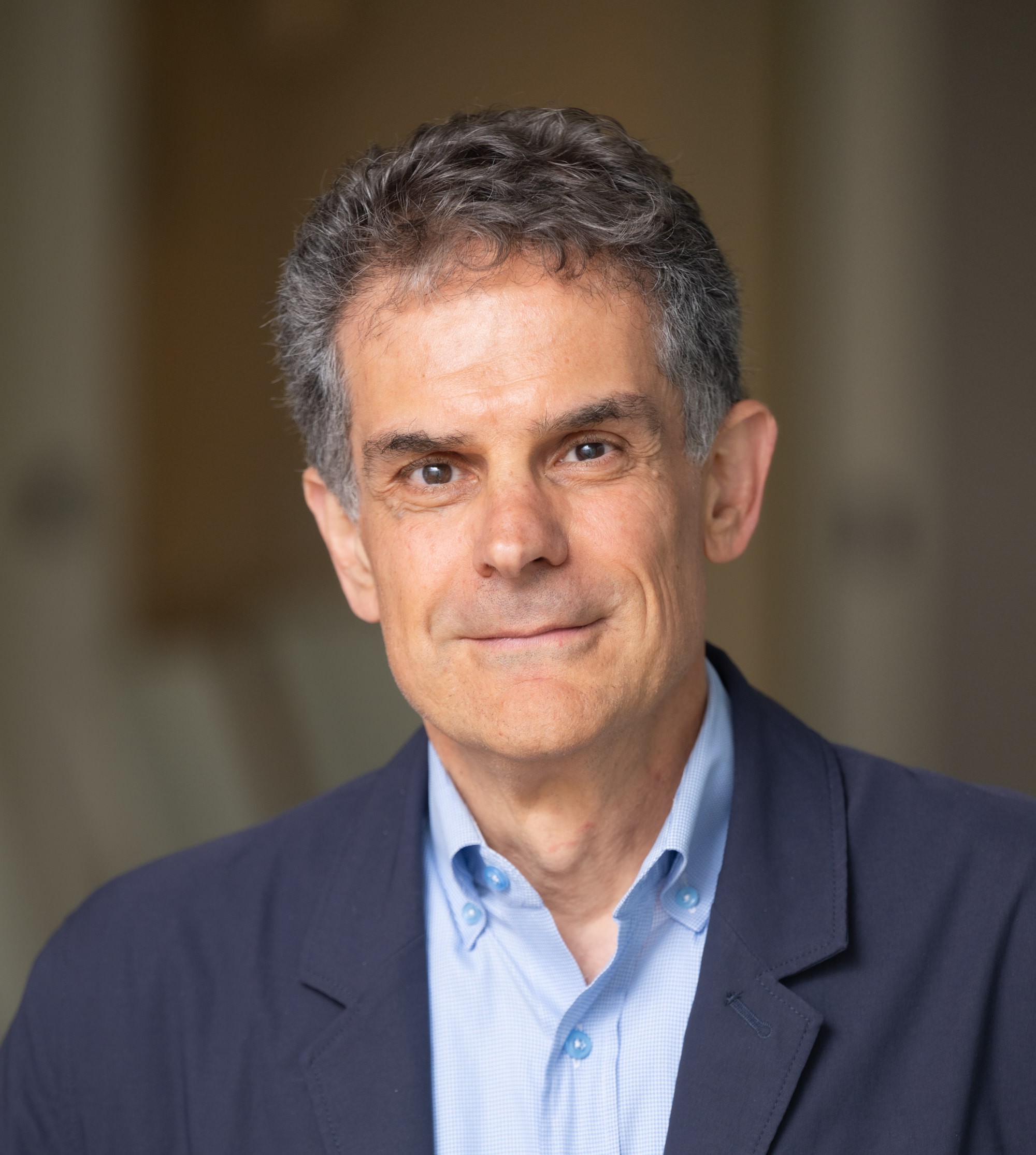 Álvaro S. González, Senior Fellow